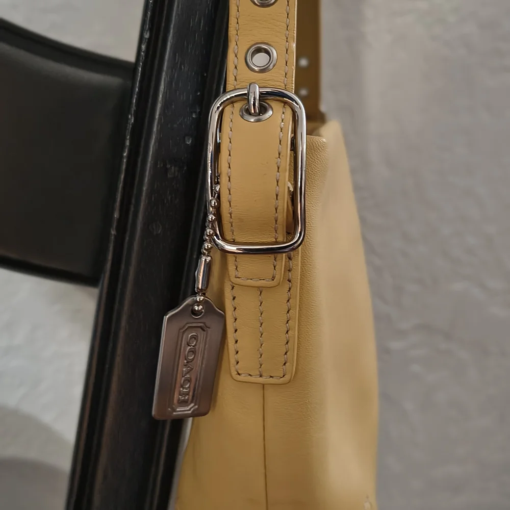 Coach Cream Shoulder Hand Bag - Picture 4 of 17